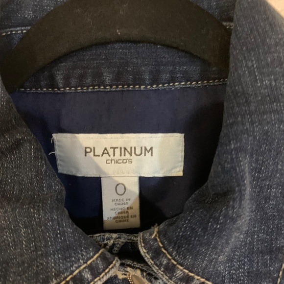 Platninum Chico’s Embellished Short Denim Jacket sz 0 - Picture 4 of 8